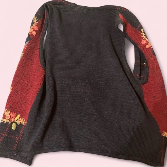 Lucia Embroidered Floral Sweater Vest Medium Vintage Cottagecore Knit Button - Picture 2 of 9